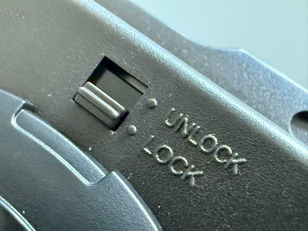 Locking mechanism for the sticks