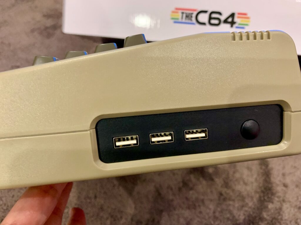 3 USB-A on the right